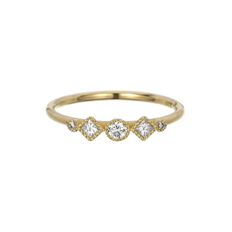 Rings with knot motifs for symbolic love -Diamond Sonata Ring