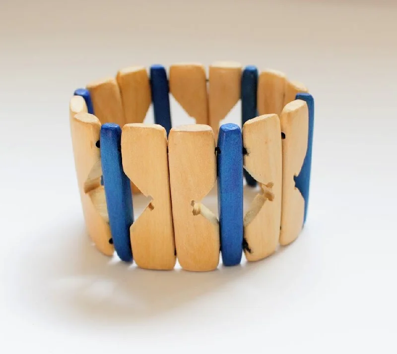 Bracelets with floral sapphire for romantic glow -Wood Bracelet Blue