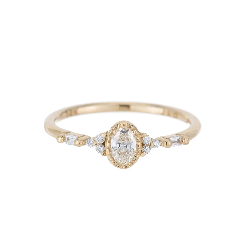 Chunky rings with hammered gold band texture -Diamond Oval Poeme Ring